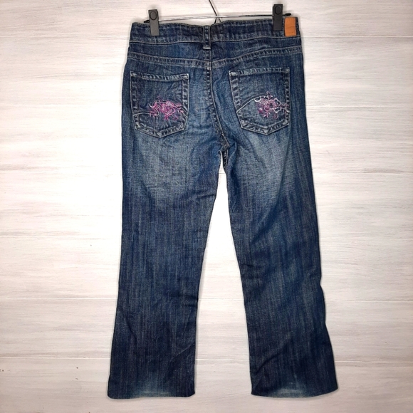 Maurices Ashlyn boot cut Jean, w/ pink flowers on back pocket, size 5/6 short - Picture 2 of 8